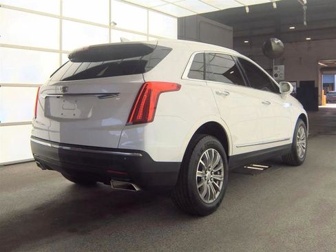 Used 2017 Cadillac XT5 Luxury FWD image 5