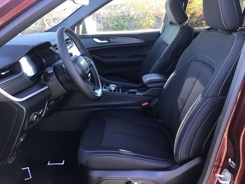 New 2025 Jeep Grand Cherokee Laredo X w/ Luxury Tech Group I image 12