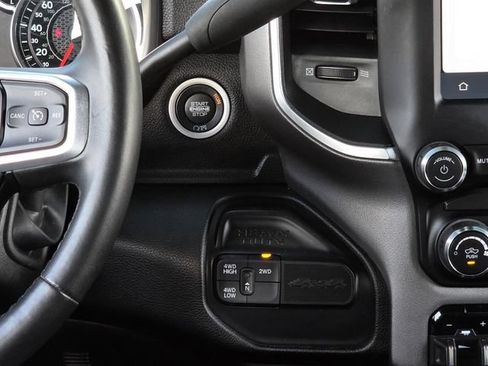 Used 2024 RAM 2500 Big Horn AWD/4WD image 18