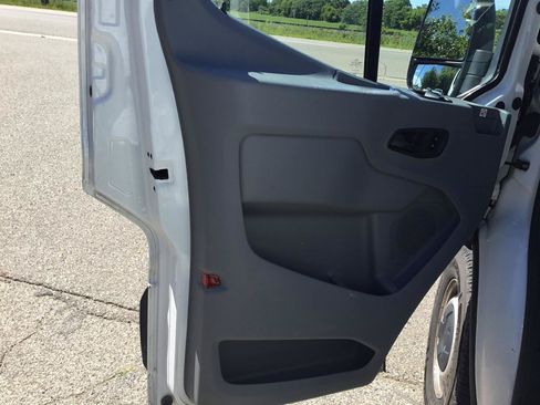 Used 2019 Ford Transit 250 130 Low Roof RWD image 12