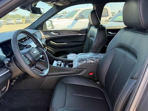 New 2026 Jeep Grand Cherokee L Limited w/ Limited Altitude Package AWD/4WD image 12