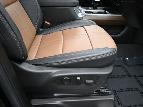 Used 2025 Chevrolet Silverado 1500 High Country image 50