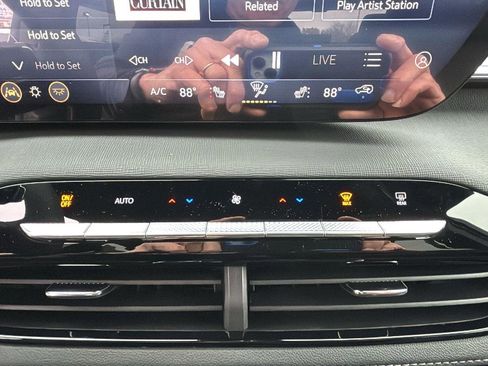 New 2026 Buick Enclave Sport Touring w/ Power Package image 21