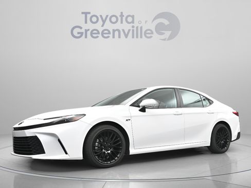 Used 2025 Toyota Camry LE w/ Convenience Package FWD image 1