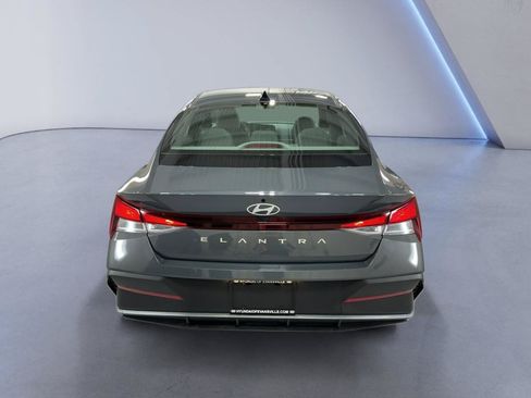 Used 2026 Hyundai Elantra SE FWD image 3