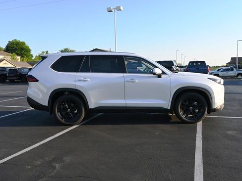 New 2026 Toyota Grand Highlander AWD image 11