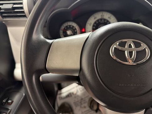 Used 2010 Toyota FJ Cruiser 4WD image 23