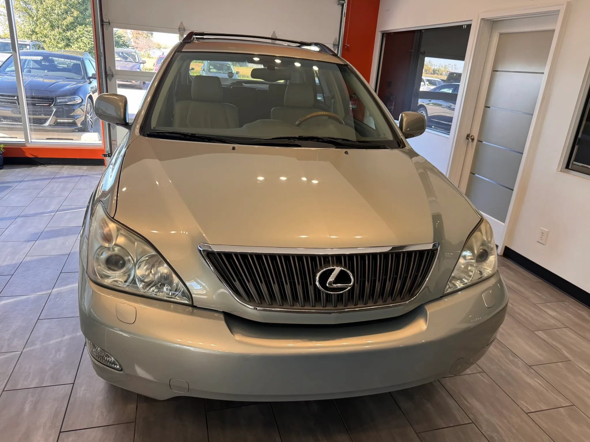 Used 2004 Lexus RX 330 w/ Premium Plus Pkg FWD image 4