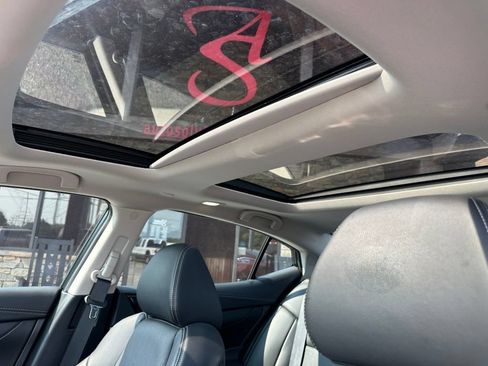 Used 2019 Nissan Maxima 3.5 SL FWD image 15