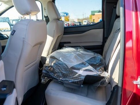 Used 2025 Ford Ranger Lariat w/ Advanced Towing Package image 9