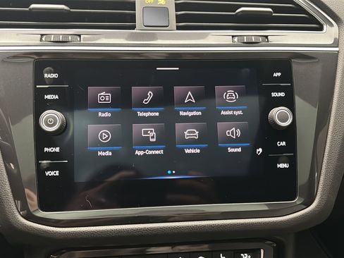 Used 2021 Volkswagen Tiguan SE R-Line AWD/4WD image 23
