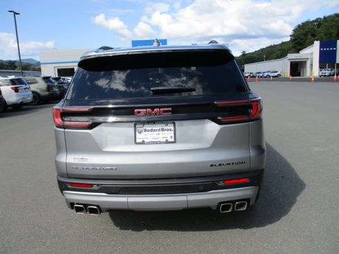 Used 2025 GMC Acadia Elevation w/ Elevation Premium Package AWD/4WD image 6