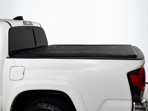 Used 2020 Toyota Tacoma SR5 AWD/4WD image 10