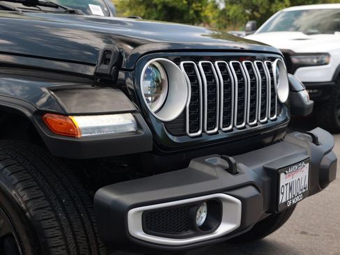 Used 2025 Jeep Wrangler Unlimited Sahara w/ Safety Group AWD/4WD image 7