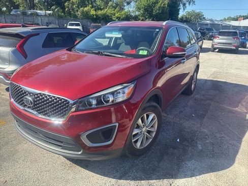 Used 2017 Kia Sorento LX FWD image 1