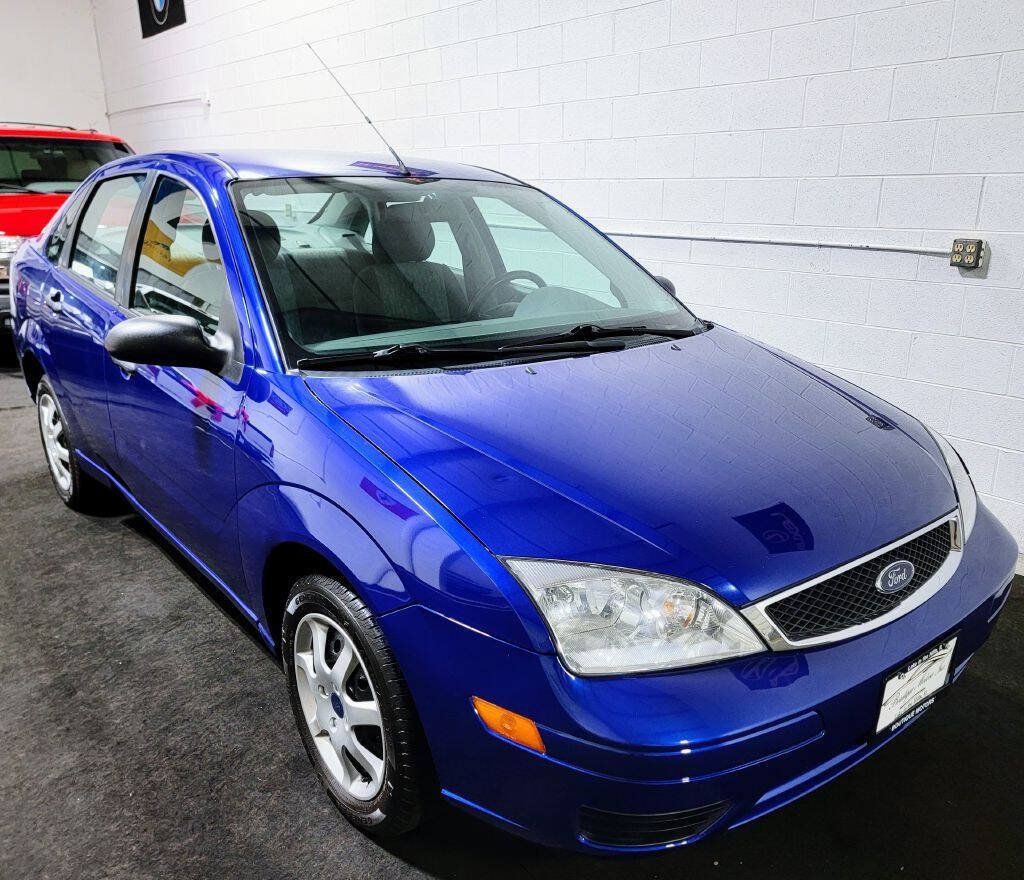 Used 2005 Ford Focus ZX4 Sedan FWD image 29