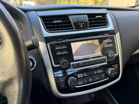 Used 2018 Nissan Altima 2.5 SL FWD image 41