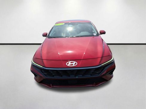 Used 2024 Hyundai Elantra Limited FWD image 9