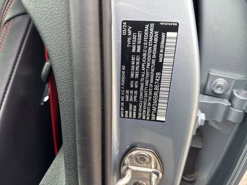 Used 2024 Porsche Macan GTS image 34