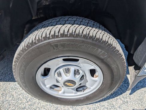 Used 2018 Chevrolet Silverado 2500 W/T RWD image 6