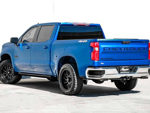 Used 2022 Chevrolet Silverado 1500 LT image 9