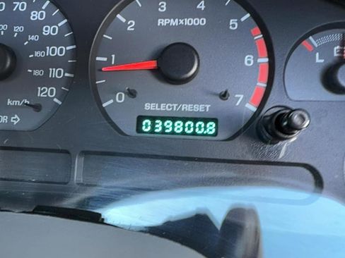 Used 2000 Ford Mustang Convertible RWD image 8