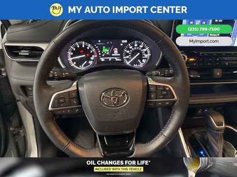 Used 2022 Toyota Highlander Platinum image 16
