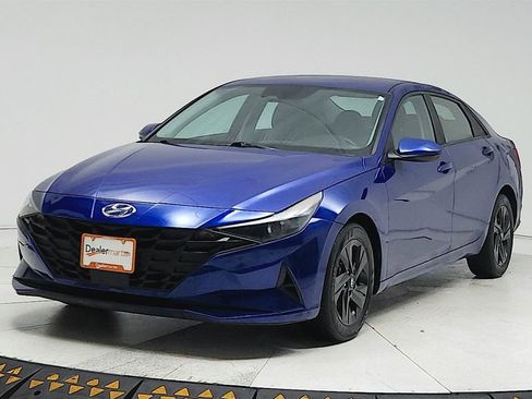 Used 2021 Hyundai Elantra SEL w/ Convenience Package image 1