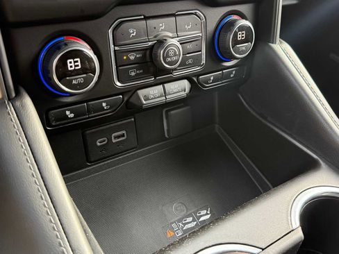 Used 2022 Chevrolet Tahoe Z71 w/ Luxury Package image 62