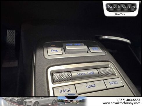 Used 2025 Genesis GV70 2.5T AWD/4WD image 16