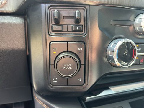 Used 2023 Ford F250 Platinum AWD/4WD image 17