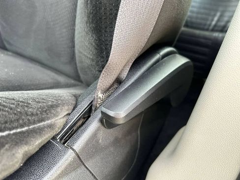 Used 2016 Dodge Grand Caravan American Value Package FWD image 9