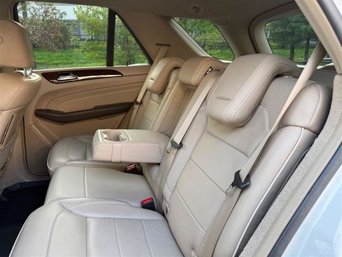 Used 2012 Mercedes-Benz ML 350 BlueTEC 4MATIC image 33
