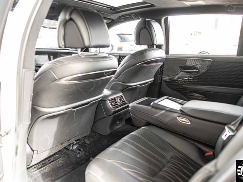 Used 2020 Lexus LS 500h AWD image 36