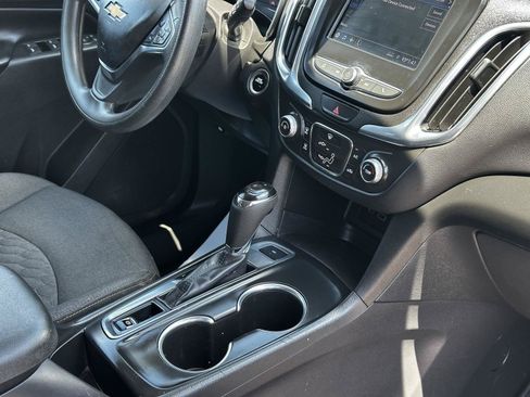 Used 2021 Chevrolet Equinox LT AWD/4WD image 22