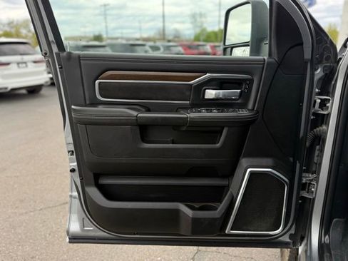 Used 2024 RAM 2500 Laramie AWD/4WD image 11
