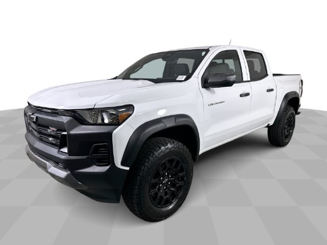Used 2025 Chevrolet Colorado Trail Boss AWD/4WD image 4