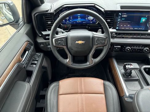 Used 2023 Chevrolet Silverado 1500 High Country w/ High Country Premium Package image 18