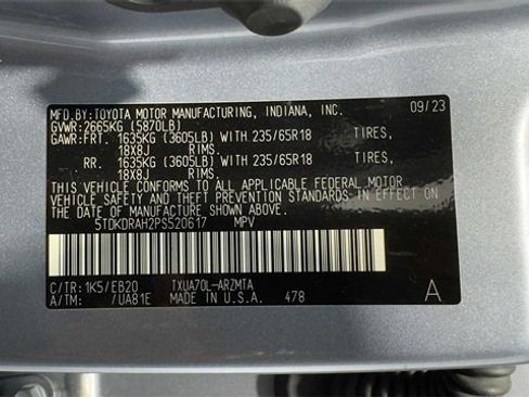 Used 2023 Toyota Highlander XLE image 39