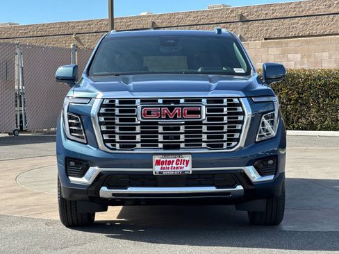 New 2026 GMC Yukon Denali w/ Denali Reserve Package AWD/4WD image 9