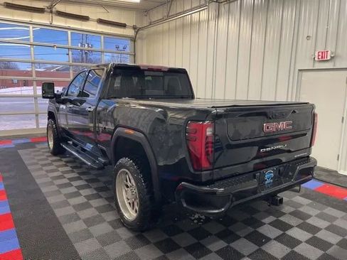Used 2024 GMC Sierra 2500 Denali image 6