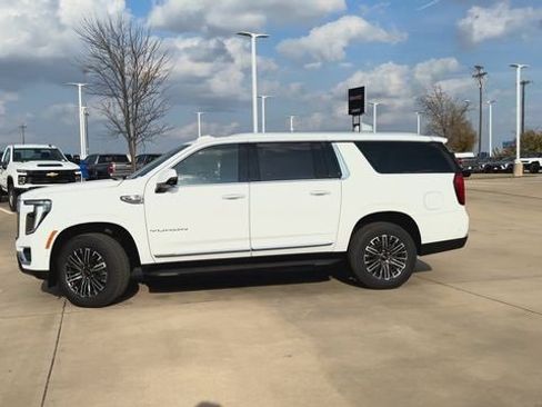New 2026 GMC Yukon XL Elevation image 5