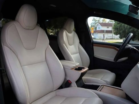 Used 2020 Tesla Model X Performance image 12