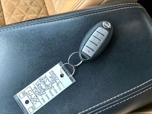 Used 2016 Nissan Maxima SR image 33