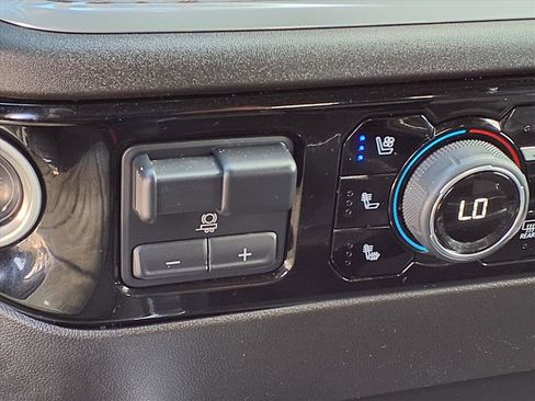 Certified 2024 Chevrolet Silverado 2500 LTZ w/ LTZ Premium Package image 20