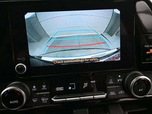 Used 2023 Toyota Highlander L image 20