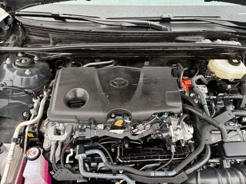 Used 2025 Toyota Camry LE image 31