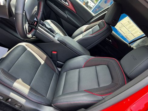 Used 2025 Chevrolet Equinox EV RS image 16