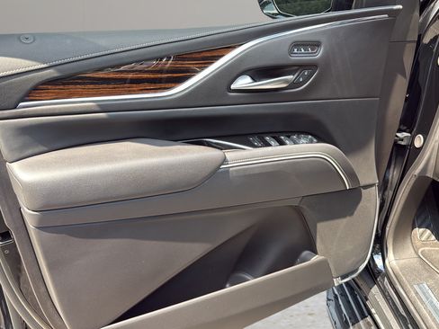 Certified 2024 Cadillac Escalade Premium Luxury w/ LPO, Floor Liner Package AWD/4WD image 17