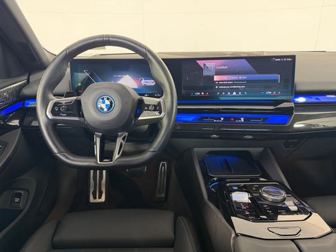 Used 2024 BMW i5 eDrive40i w/ M Sport Package image 28